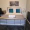 Silvertree Lodge - 2 double bed flat with parking