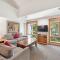 Palisades Tahoe Lodge Rentals Studio Loft #306