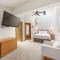 Palisades Tahoe Lodge Rentals Studio Loft #308