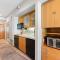 Palisades Tahoe Lodge Rentals Studio #207