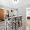 Sleeps 5 near ferry, train to Boston and downtown 3br apartment