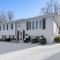 Elm. Peaceful pet friendly home. No pet fee!