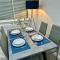 Cosy 3 bedroom Near Heathrow - 6 beds, sleeps 7, FREE PARKING - Staines upon Thames