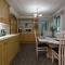 Spacious bungalow with estuary views near Llansteffan