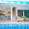 Beachside 3-Bedroom Townhouse w Private Pool at 70 Meters from Beach