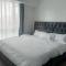 Spacious,3bed,3bath Sleeps 6! Close to Yaya Center