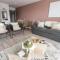 BOURNECOAST - Stylish Flat with BALCONY - SEA GLIMPSES - 10 MIN WALK TO BEACH - PARKING - WIFI - FM8405