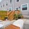 Beautiful Home w/ Rooftop Deck Within A 5 Mintue Walk To Johns Hopkins Hospital - Baltimore