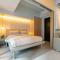 1 BR with balcony in Uptown BGC