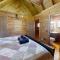 Chelles Sanctuary cabin