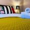 Lux Home Stays - Regents Place - 利明顿温泉