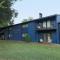 Minutes to Broadway Large 2B-2Ba family unit for up to 8 guests with Private Balcony and Optional private parking - Nashville