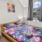 Panoramic Sea Views - Stunning 3BD Apt & Balcony