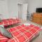 Panoramic Sea Views - Stunning 3BD Apt & Balcony