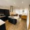 Jollys-Contemporary Beachfront Property, Pet Friendly with Hot Tub
