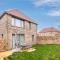 Tranquil 4-Bed Oasis Modern Chic House