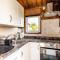 Coastal cabin, spectacular views, doorstep woodland walks, sea 5 mins