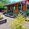 The Malvern Hills Courtyard Cabins. (Barbara Cabin) - Great Malvern