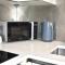 Lux 2-Bed Apt Central Location Balcony & Parking