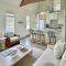 Eco-Chic Lake Somerville Area Farmhouse w/ Porch