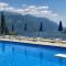 One bedroom apartement with lake view shared pool and enclosed garden at Menaggio