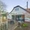 Spacious 4 Bedroom House with Lovely Large Garden - Nottingham
