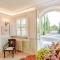 Villa Montefalcone: Charm, Private Pool, and Chef - Orentano