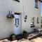 Cosy Two Bedroom Cottage with Fireplace - Colwyn Bay