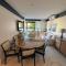 Flat+deck ao lado da igrejinha