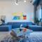 Group-Friendly 5BR Suite Sleeps 12 with Billiards, Optional Parking and Gym Access Near McCormick Place and Soldier Field