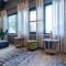 Group-Friendly 5BR Suite Sleeps 12 with Billiards, Optional Parking and Gym Access Near McCormick Place and Soldier Field