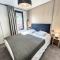 Chalet cosy avec piscine chauffée, terrasse et parking à 2 pas de la plage de Jullouville - FR-1-361-480