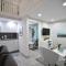 Steps from the ocean Trendy Loft UNIT # 6 - هوليوود
