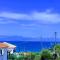 Giannis House 2 minutes walk to the beach Peroulia - Kómpoi