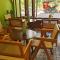 80 Bar Hostel