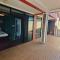 80 Bar Hostel