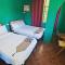 80 Bar Hostel