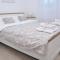 Bella