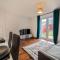 Modern Luxury 2 Bed Didcot Home with Free Parking