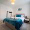 Modern Luxury 2 Bed Didcot Home with Free Parking