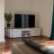 Modern Luxury 2 Bed Didcot Home with Free Parking