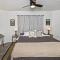 Peaceful, fun, & funky round home with pool table - Arden