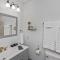 Peaceful, fun, & funky round home with pool table - Arden