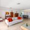 Oceanview A102 - PÉ NA ÁREA - perto do centro, 2 dormitórios, piscina, cozinha, 116m2