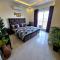 1 Bed Modern Apartment, Pool, Gym, Cinema - Lahor