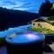 Trails End Beach house suite w/hot tub - Ladysmith