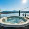 Trails End Beach house suite w/hot tub - Ladysmith