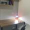 Apto charmoso no Parque dos IPES 2 Quartos casal ArCond WiFi 400M Home Office Garagem em Dourados