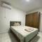 Apto charmoso no Parque dos IPES 2 Quartos casal ArCond WiFi 400M Home Office Garagem em Dourados