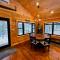 5R Cozy log chalet in fantastic location. Ski, snowshoe, fish, explore! AC, pet friendly!
